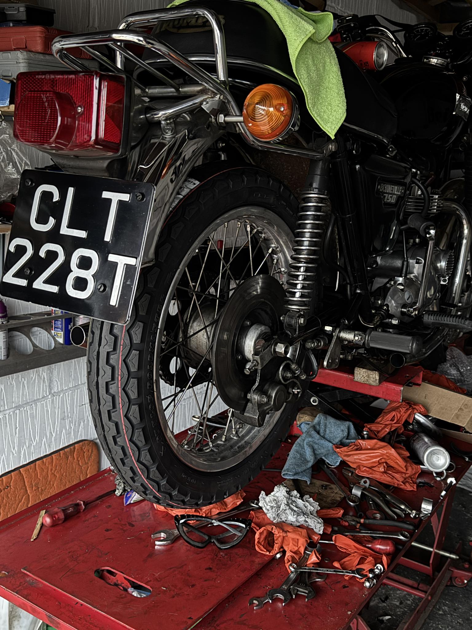 t140 rear wheel rebuild